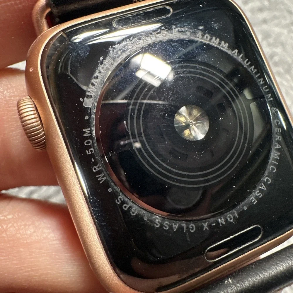 Apple Watch Series 5 40mm Rose Gold Untested For Parts Cracked Corner